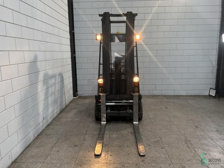 Forklifts Electric Still R20-15 2005 Triplex Fork positioner