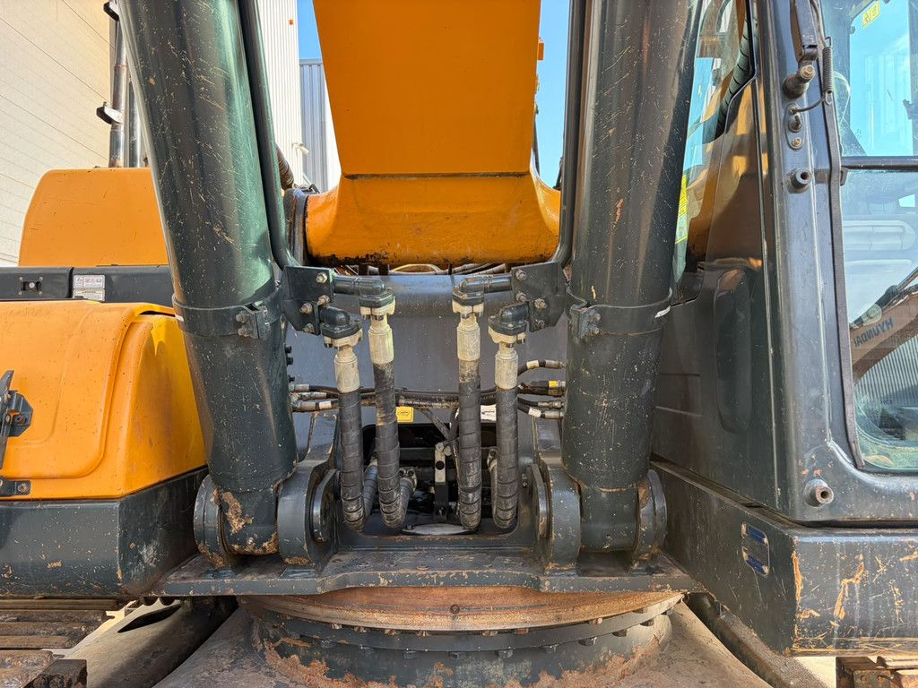 Hyundai HX330NL