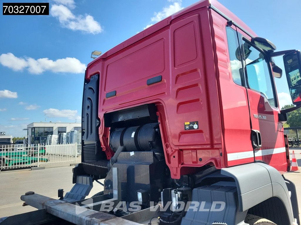 MAN TGS TGS 26.360 6X2 BDF ADR Lift+steering axle Automatic Euro 6