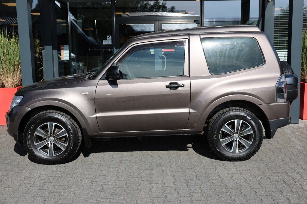 Mitsubishi Pajero 3.2 DI-D INSTYLE VAN MARGE