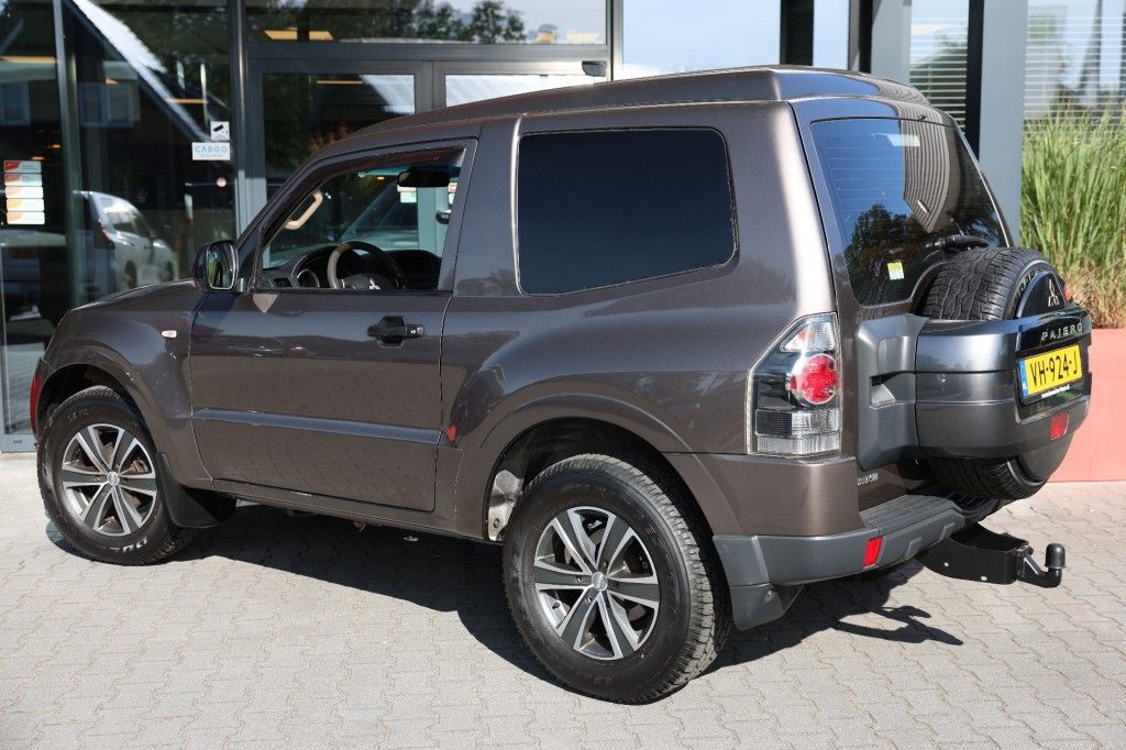 Mitsubishi Pajero 3.2 DI-D INSTYLE VAN MARGE