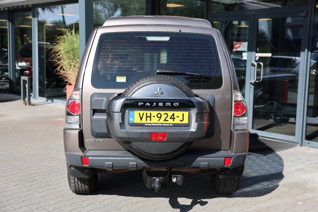 Mitsubishi Pajero 3.2 DI-D INSTYLE VAN MARGE