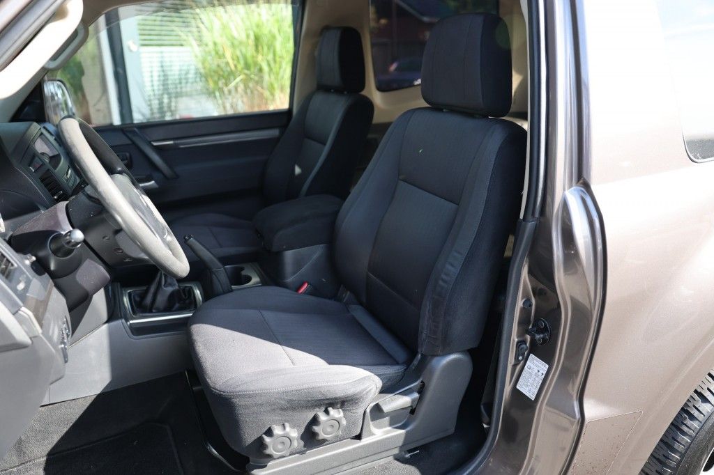 Mitsubishi Pajero 3.2 DI-D INSTYLE VAN MARGE