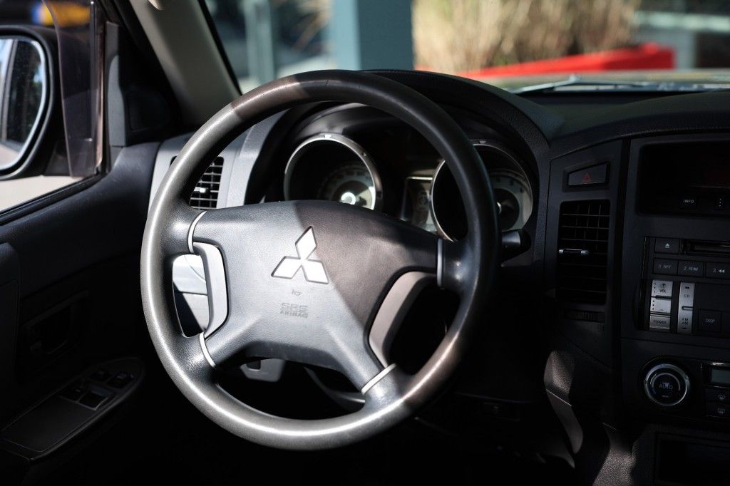 Mitsubishi Pajero 3.2 DI-D INSTYLE VAN MARGE
