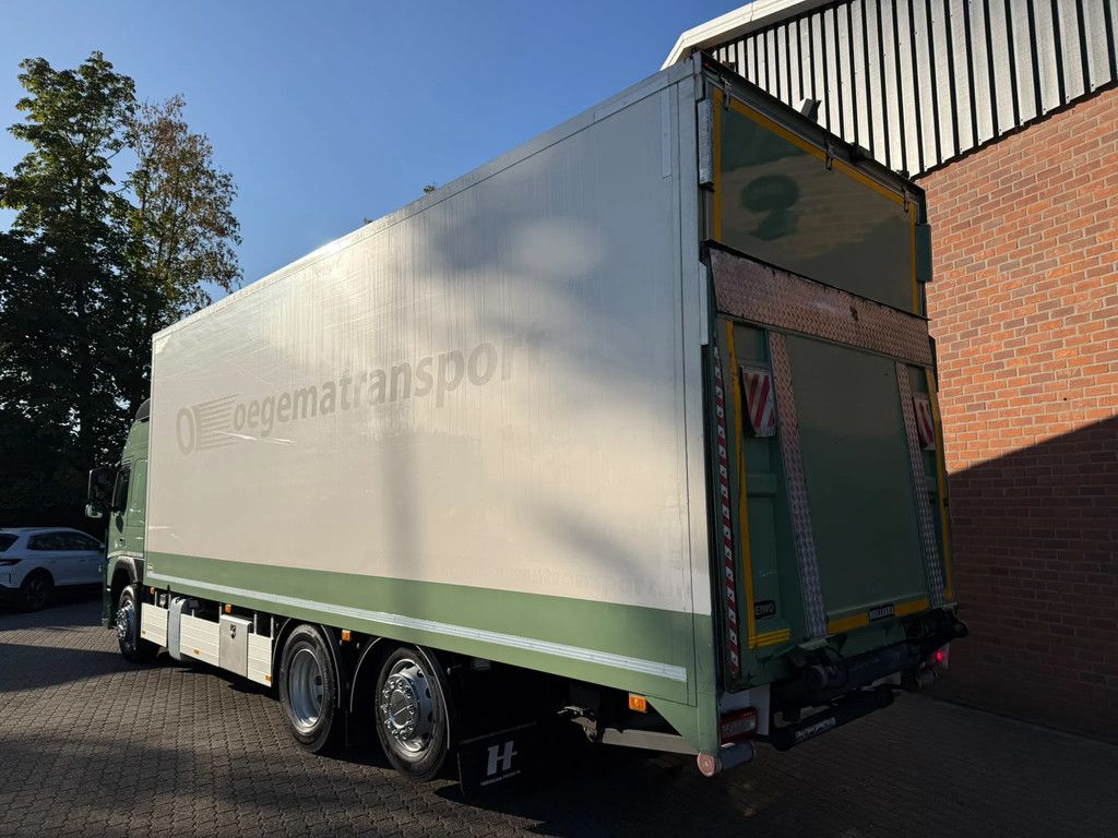 Volvo FM 420 6X2 8.1M Koffer Stuuras