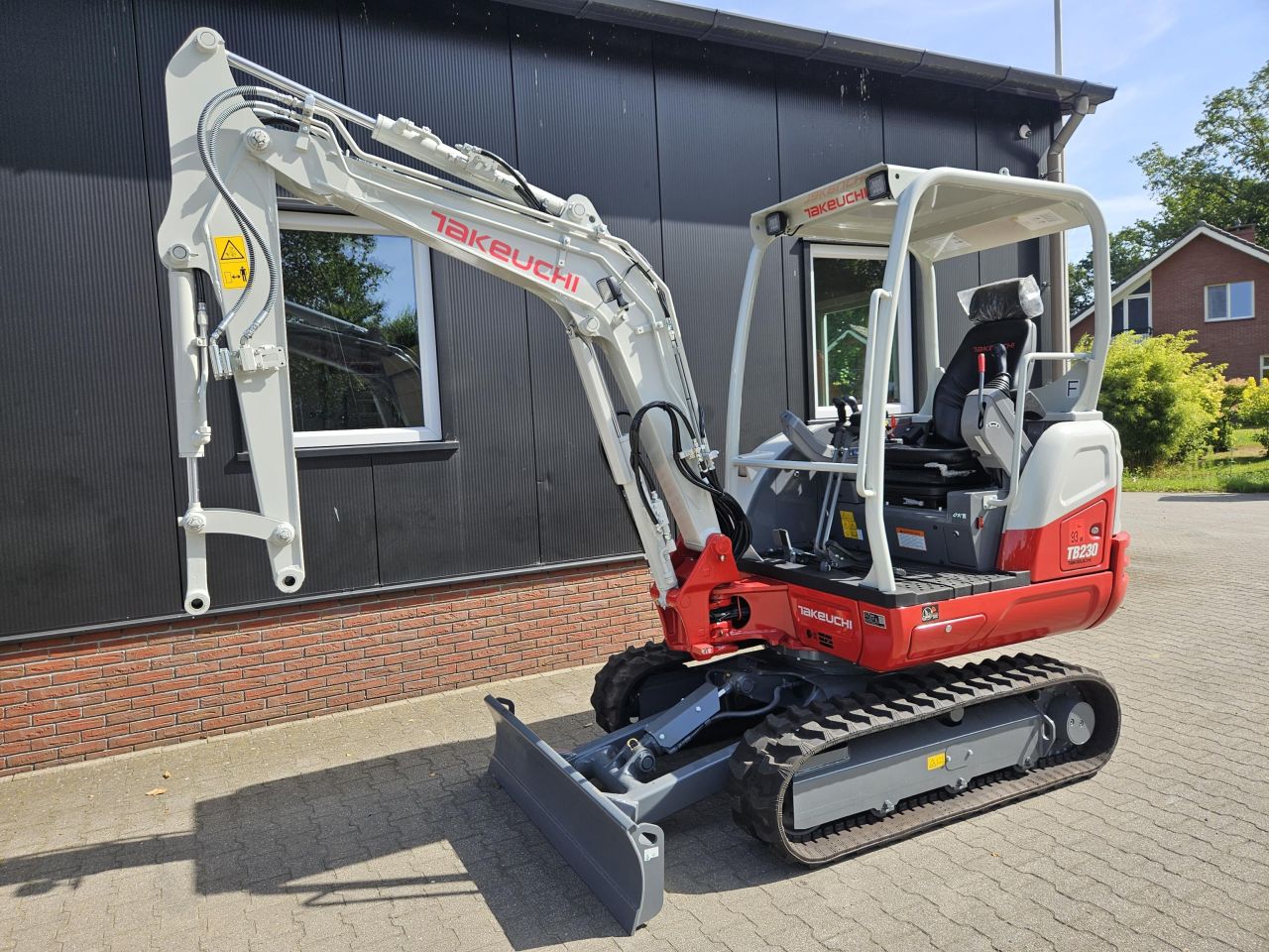 Takeuchi TB230 nieuw/overjarig