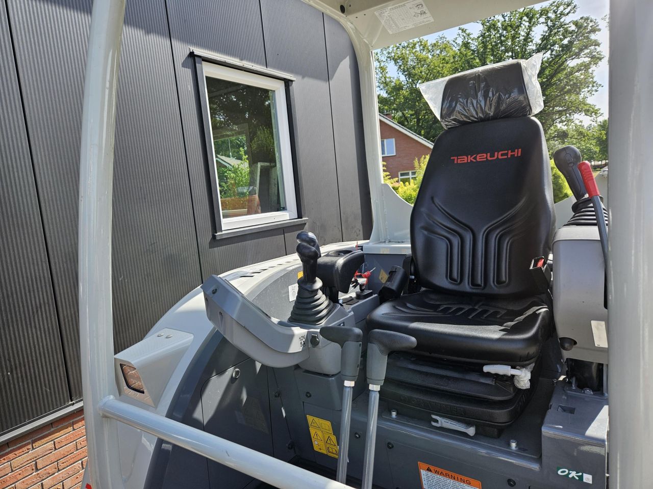 Takeuchi TB230 nieuw/overjarig