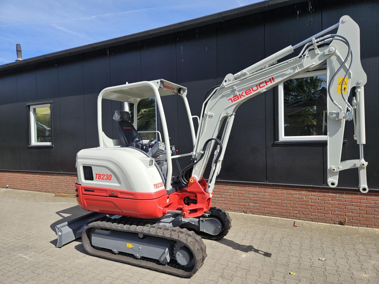 Takeuchi TB230 nieuw/overjarig