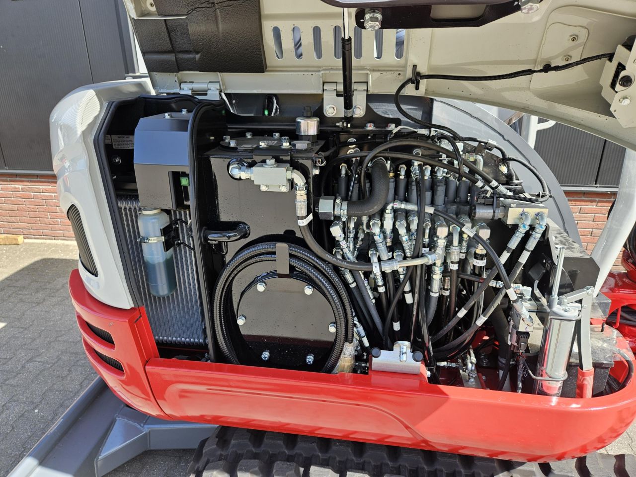 Takeuchi TB230 nieuw/overjarig