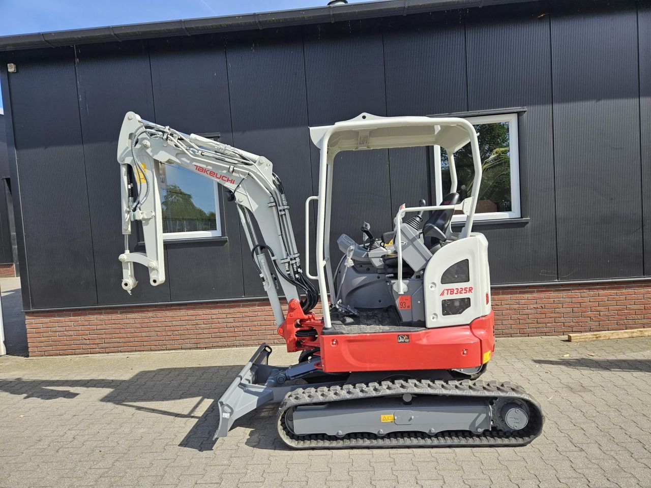 Takeuchi TB325R nieuw overjarig