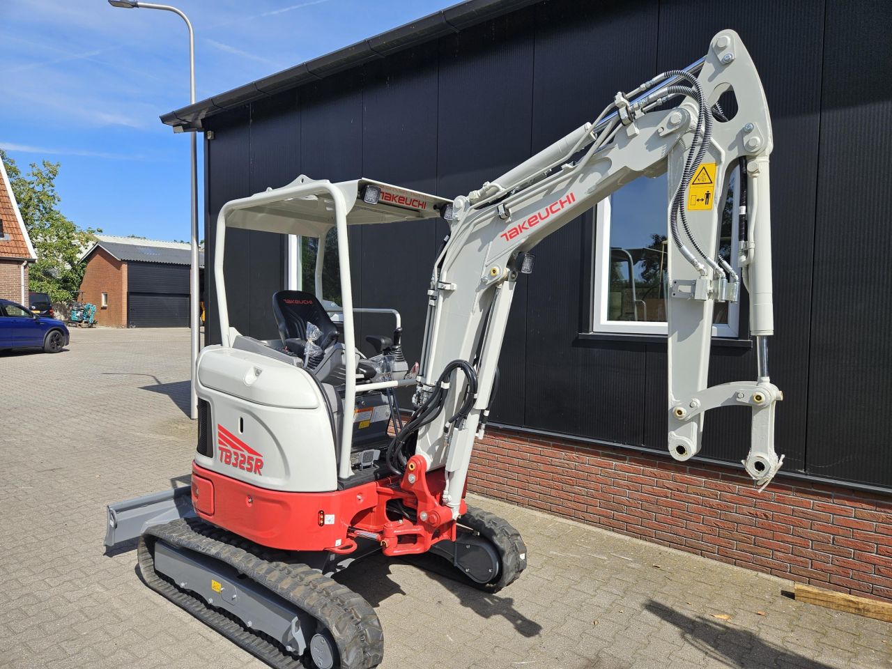 Takeuchi TB325R nieuw overjarig