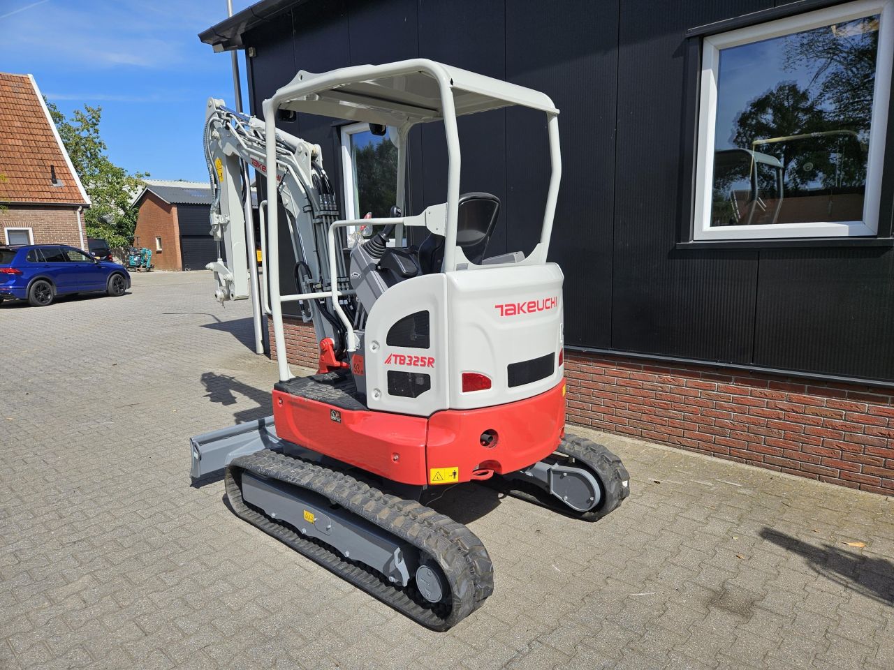 Takeuchi TB325R nieuw overjarig
