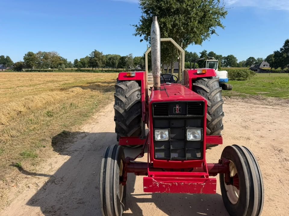 International 946 Trekker