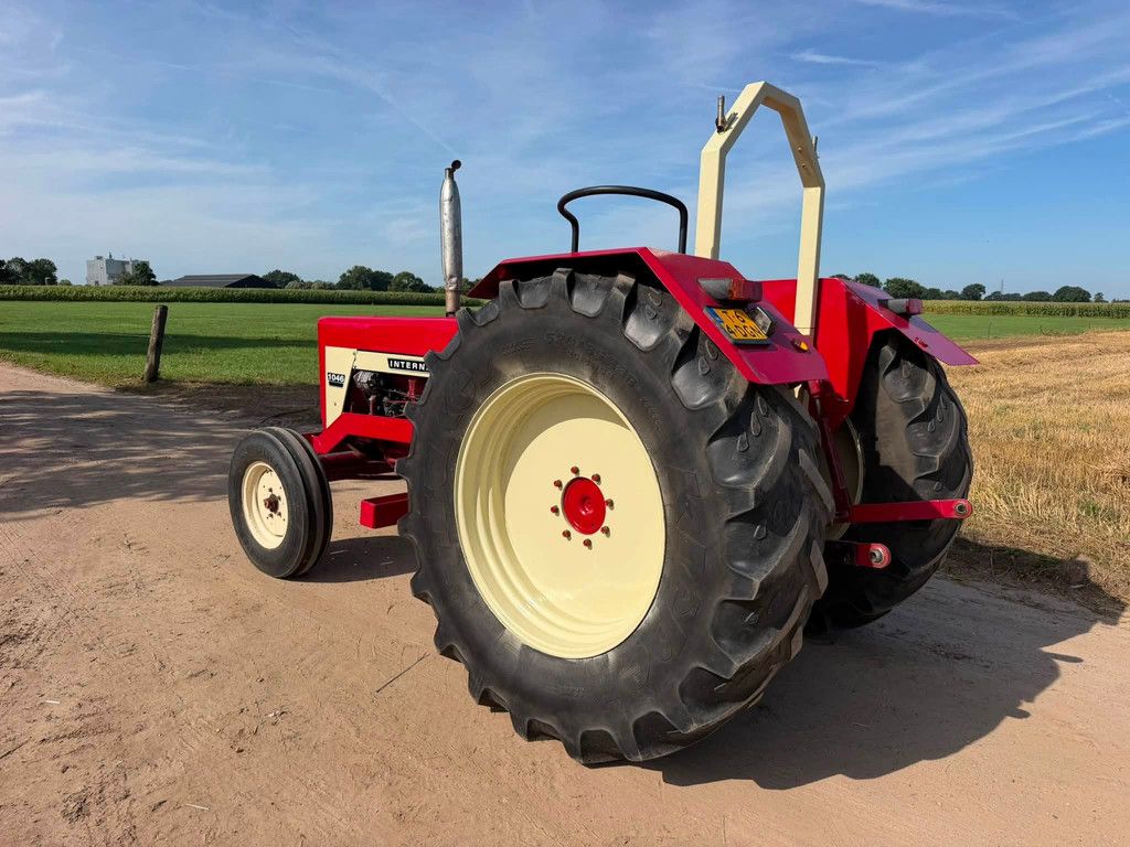 International 946 Trekker