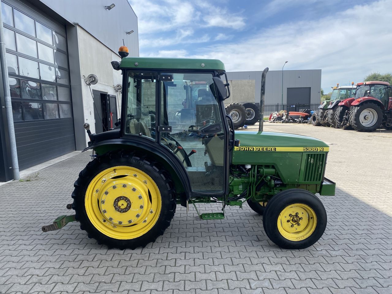 John Deere 5300N