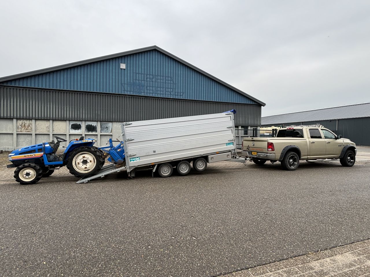Zeer nette 3 assige Twintrailer tr 35-40 Veldhuizen haakarm nch