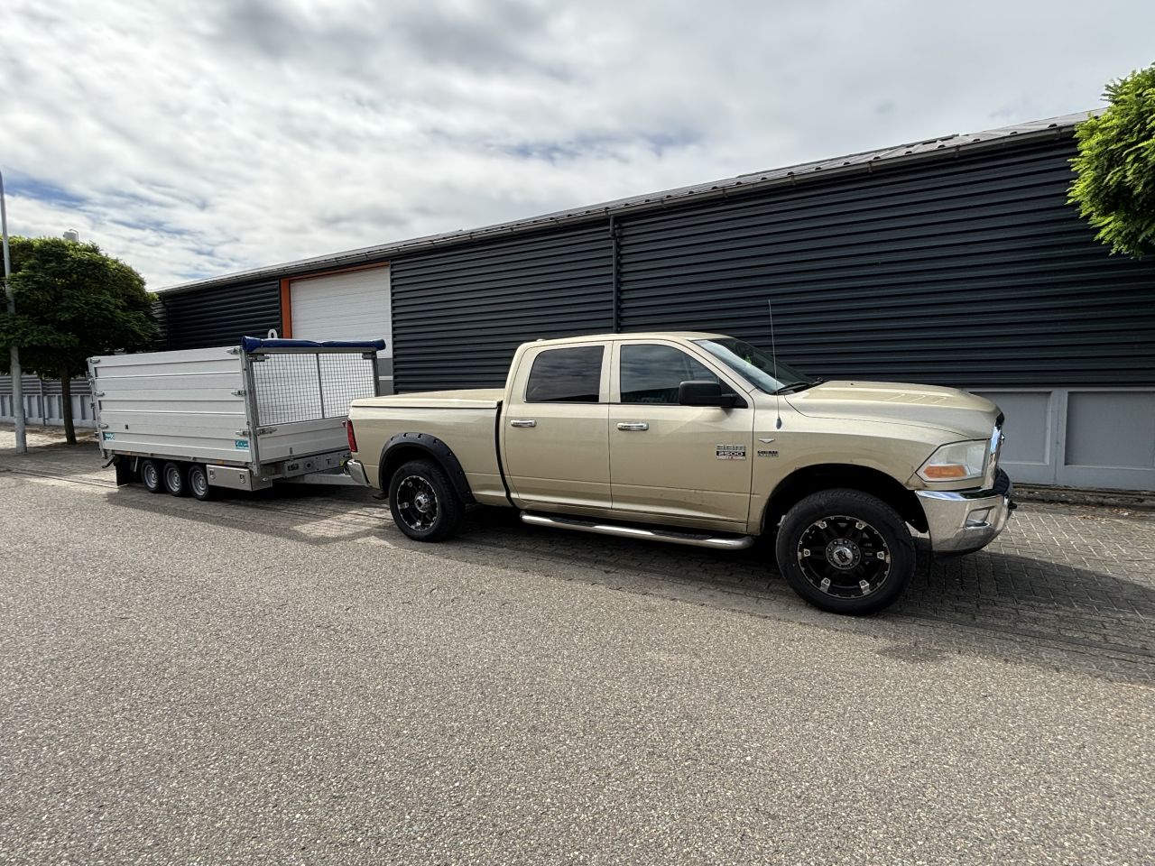 Zeer nette 3 assige Twintrailer tr 35-40 Veldhuizen haakarm nch