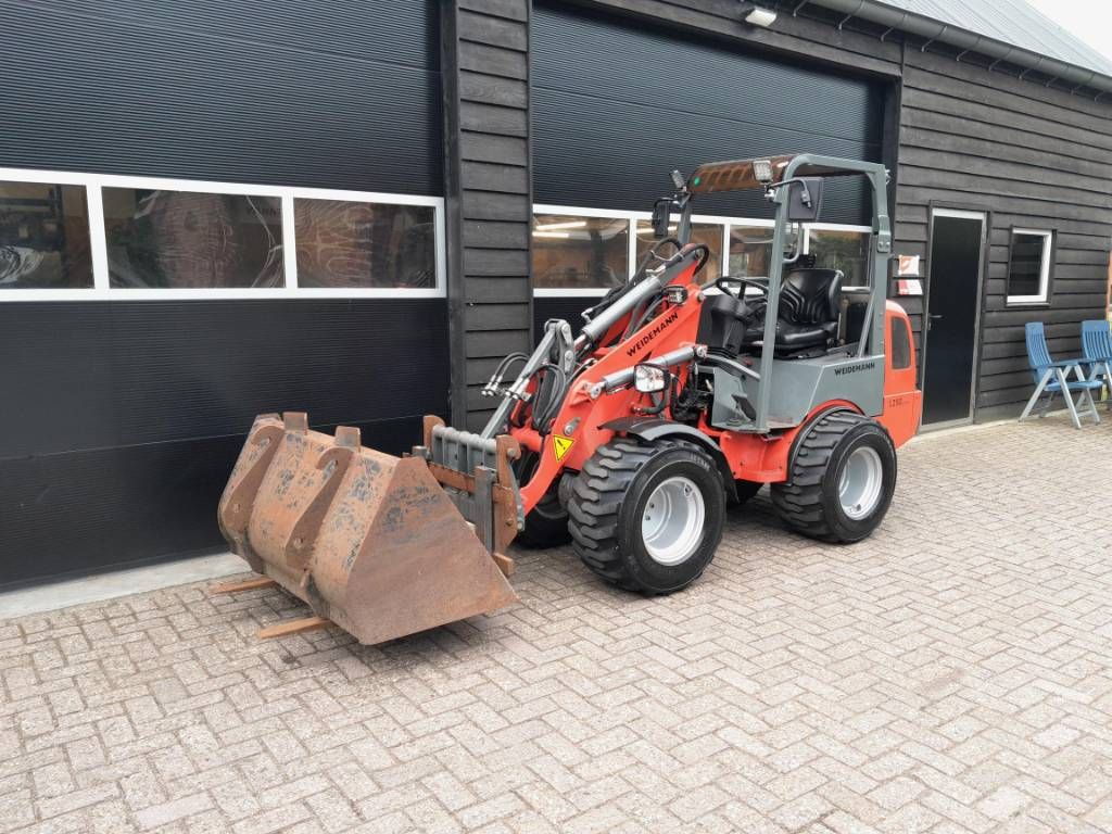 Weidemann 1250 cc 35 minishovel NL-kenteken Brede banden
