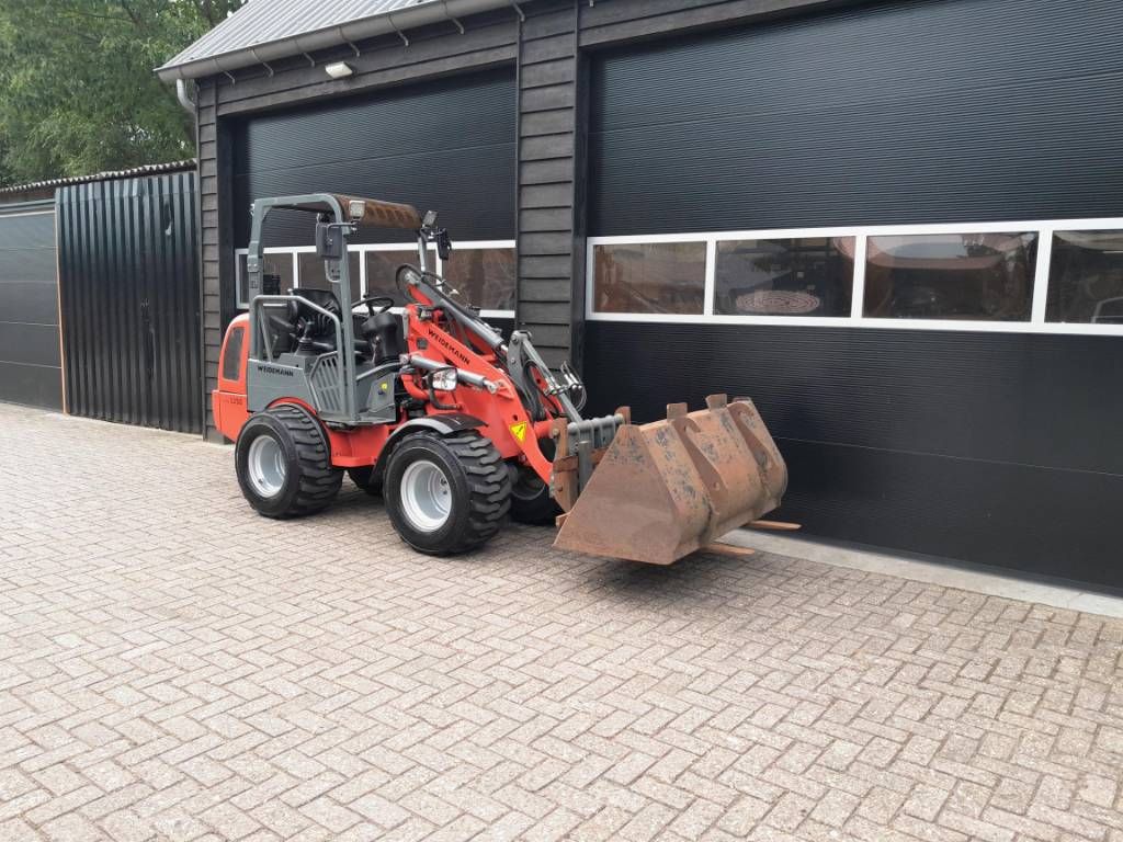Weidemann 1250 cc 35 minishovel NL-kenteken Brede banden