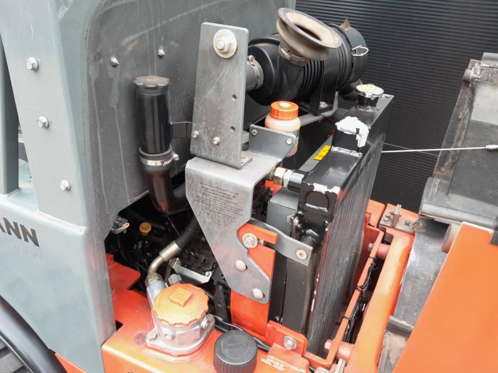 Weidemann 1250 cc 35 minishovel NL-kenteken Brede banden