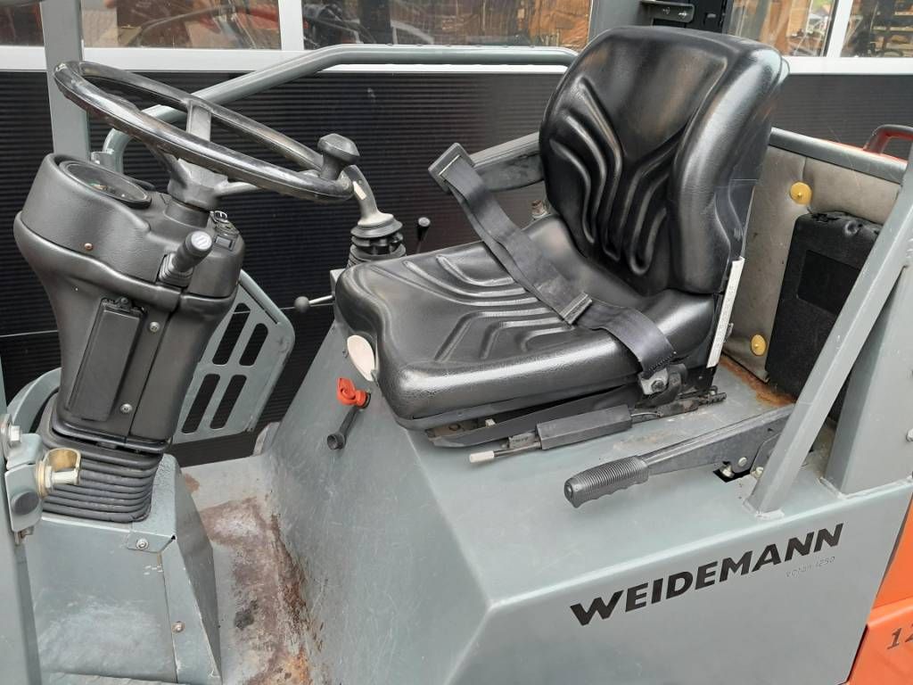 Weidemann 1250 cc 35 minishovel NL-kenteken Brede banden