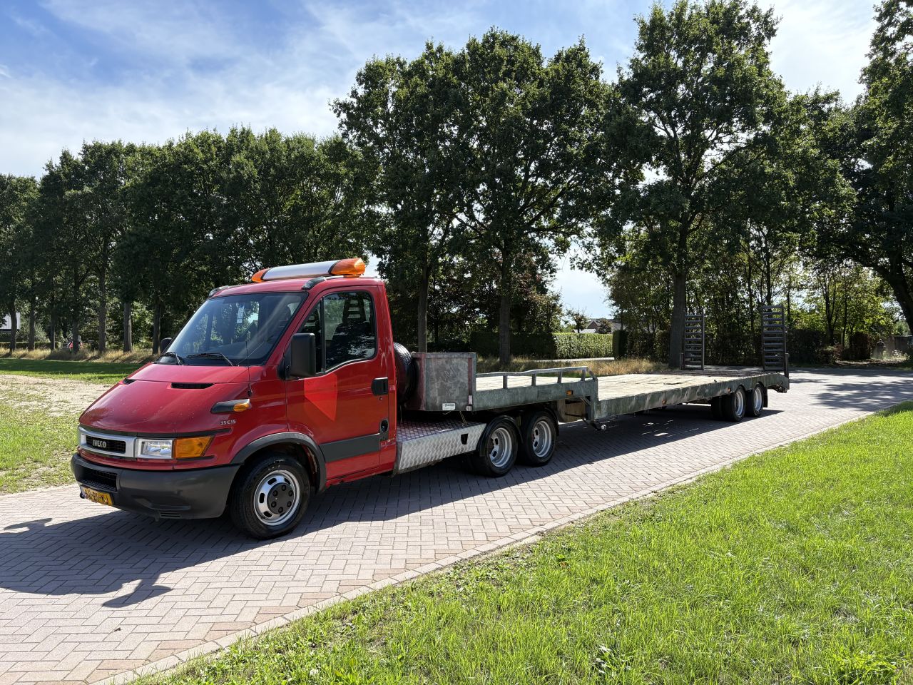 Be trekker Iveco Daily 35C15 N1 - be oplegger VELDHUIZEN 13 TON