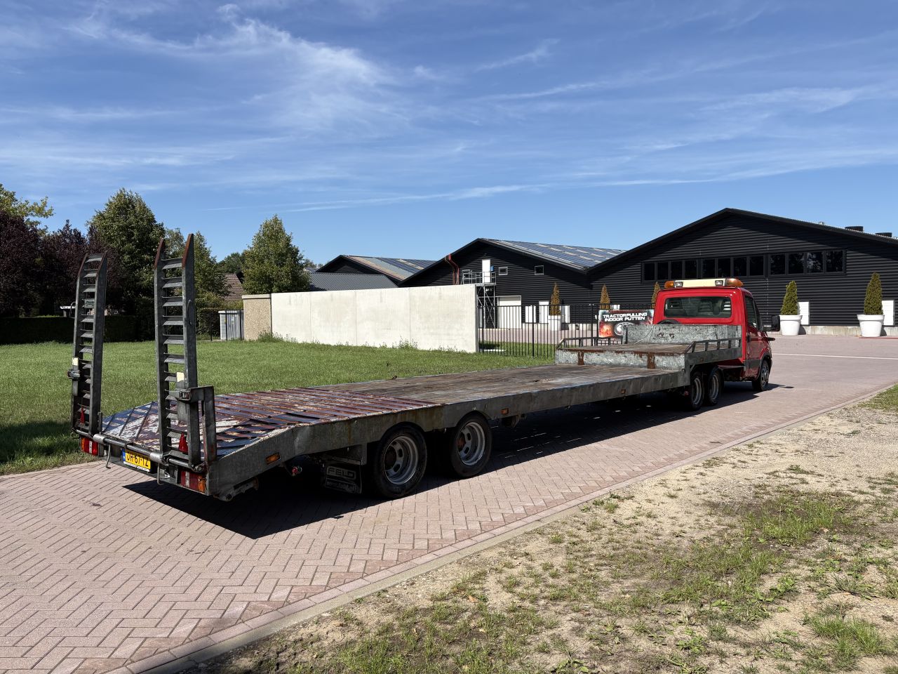 Be trekker Iveco Daily 35C15 N1 - be oplegger VELDHUIZEN 13 TON