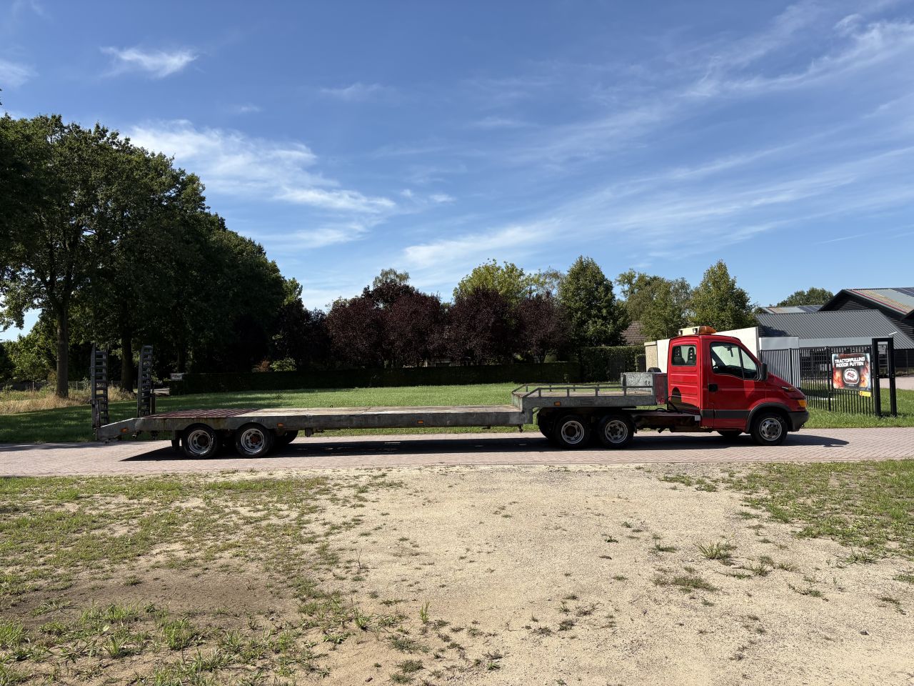 Be trekker Iveco Daily 35C15 N1 - be oplegger VELDHUIZEN 13 TON