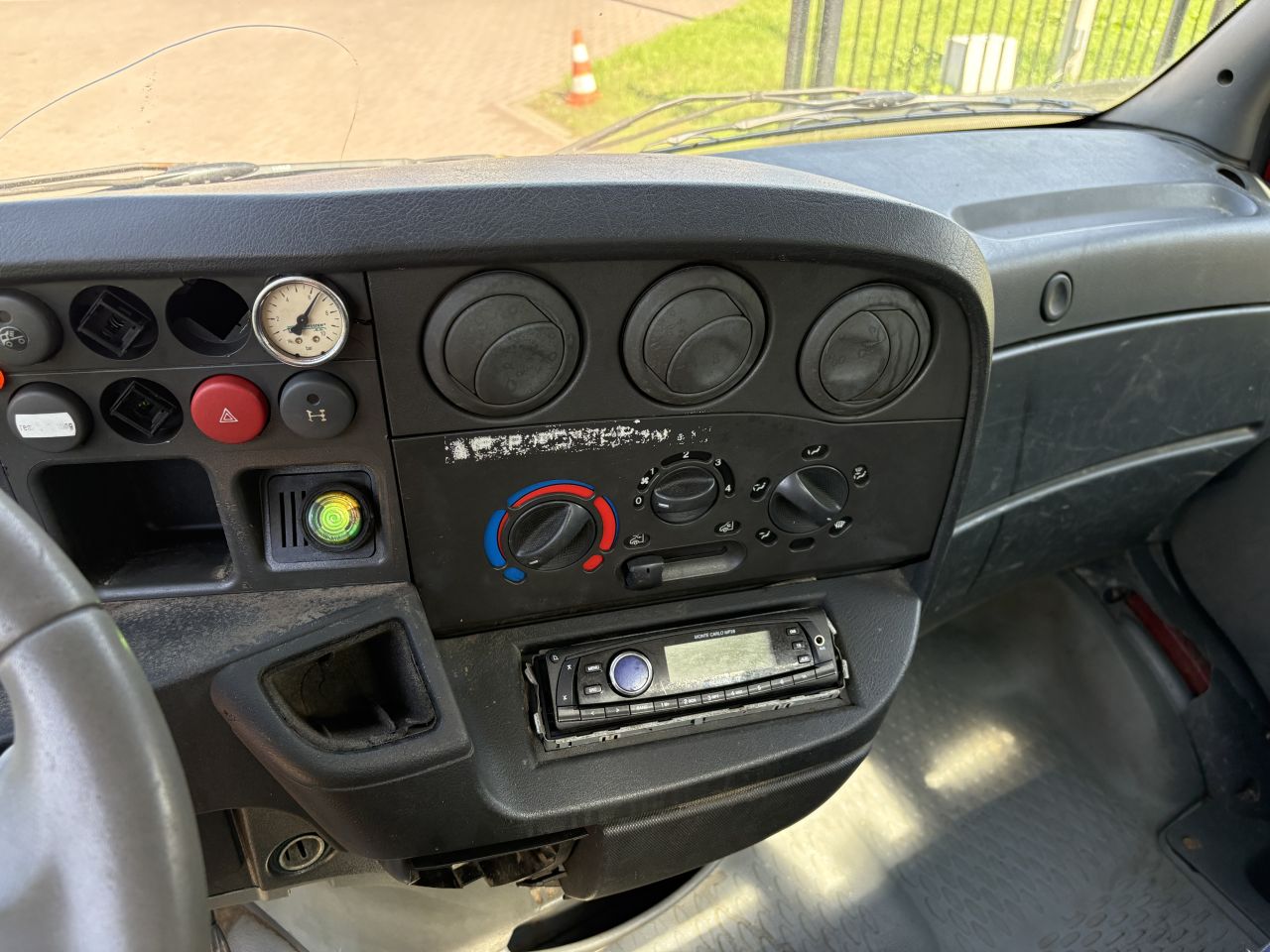 Be trekker Iveco Daily 35C15 N1 - be oplegger VELDHUIZEN 13 TON