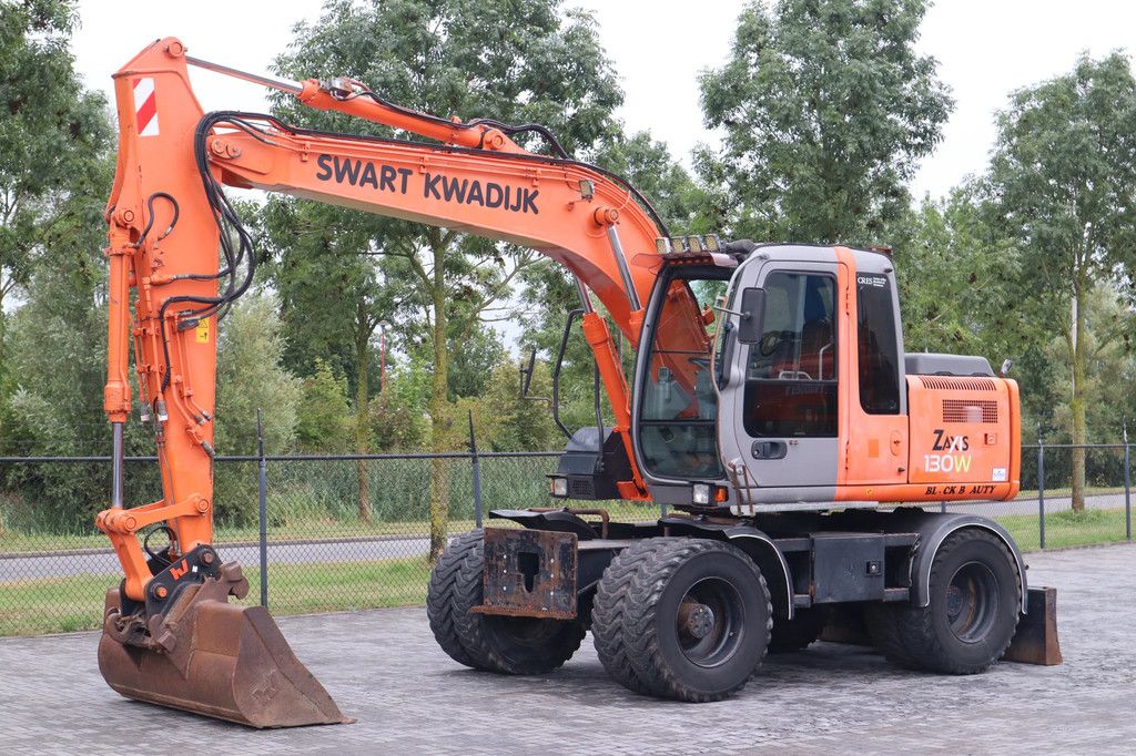 Hitachi ZX130 | QUICK COUPLER | BUCKET | DOZERBLADE