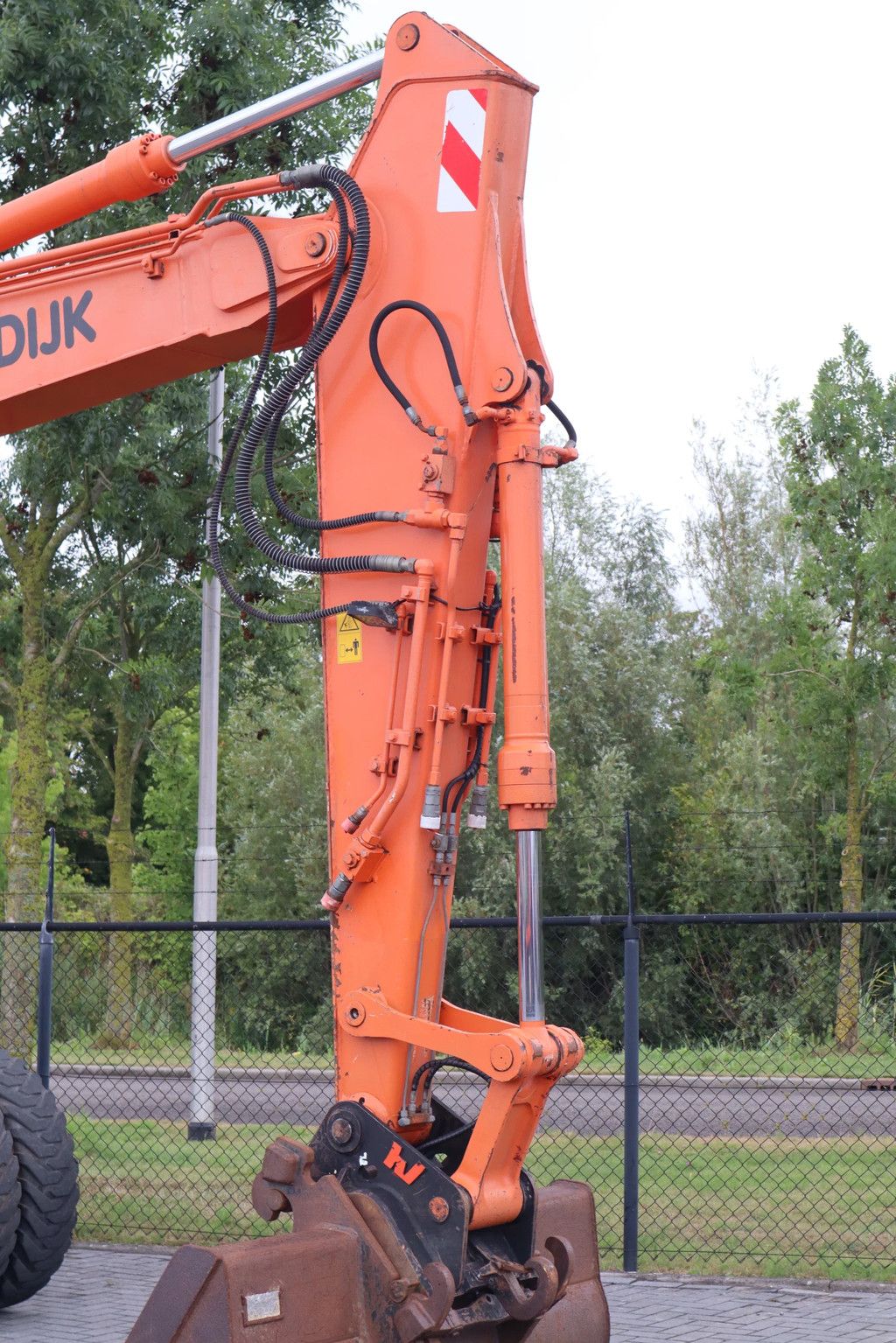 Hitachi ZX130 | QUICK COUPLER | BUCKET | DOZERBLADE