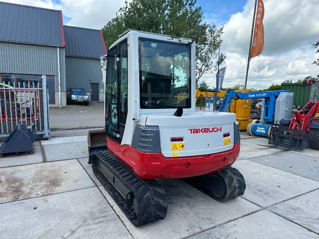Takeuchi TB 250