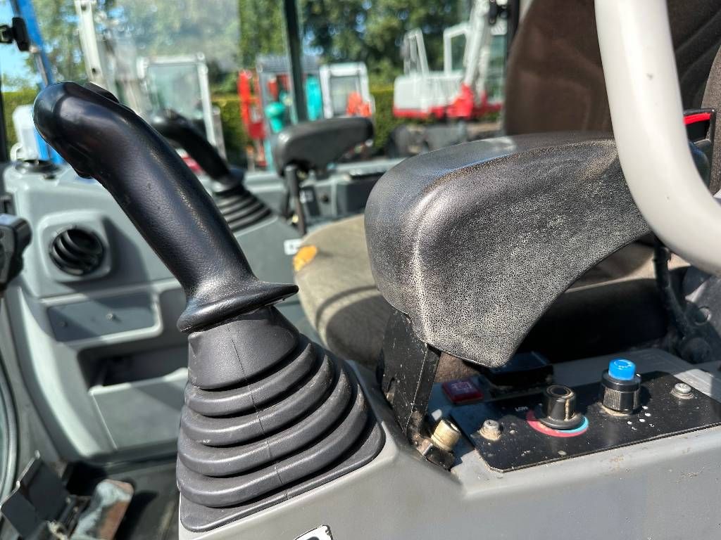 Takeuchi TB 250
