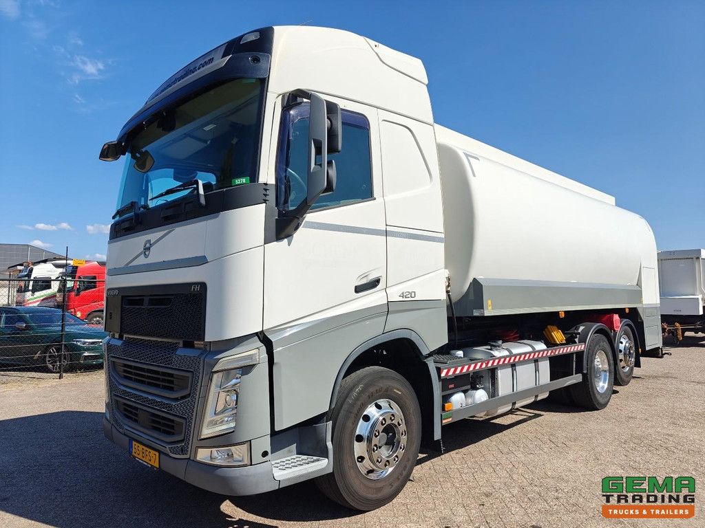 Volvo FH420 6x2/4 GlobeTrotter Euro6B - Tank 23,500L 7 Comp