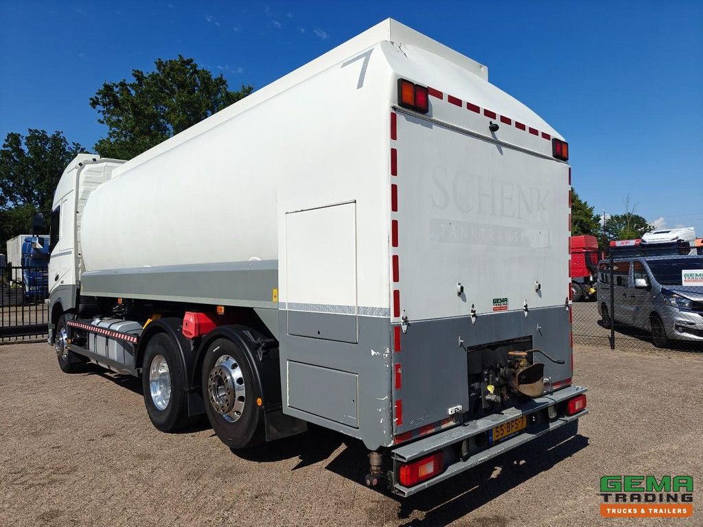 Volvo FH420 6x2/4 GlobeTrotter Euro6B - Tank 23,500L 7 Comp