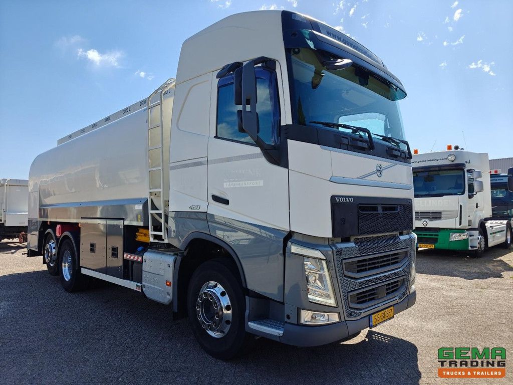 Volvo FH420 6x2/4 GlobeTrotter Euro6B - Tank 23,500L 7 Comp