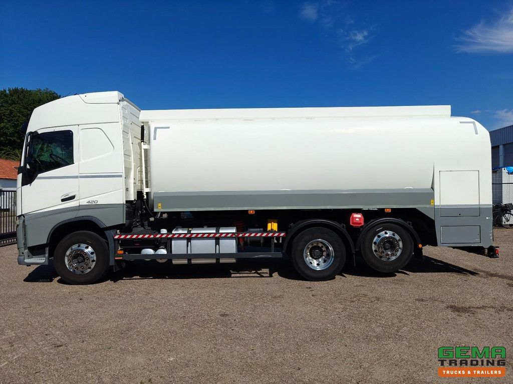 Volvo FH420 6x2/4 GlobeTrotter Euro6B - Tank 23,500L 7 Comp