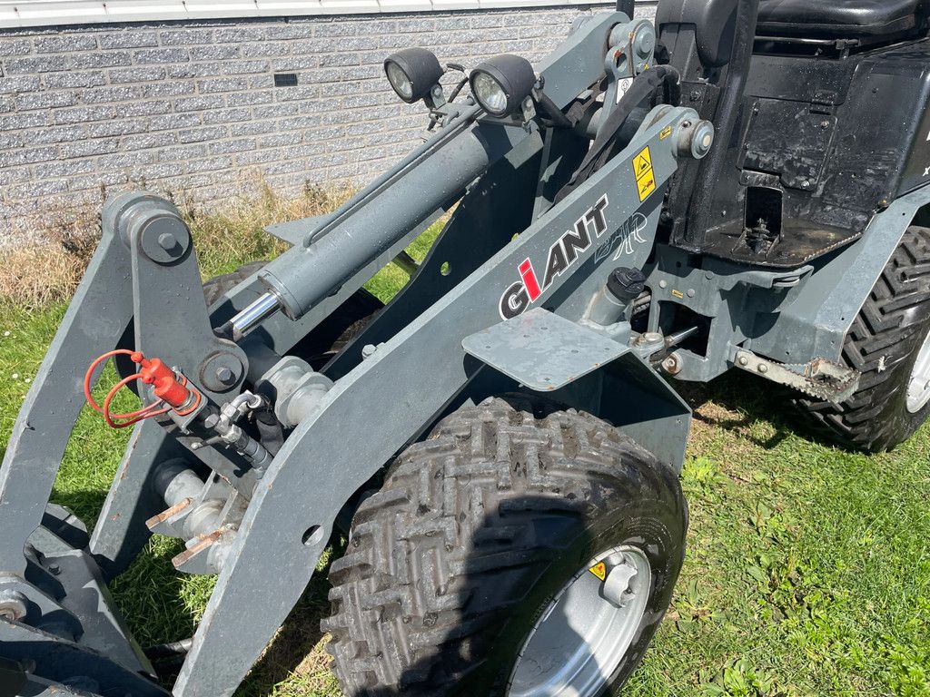 Giant D263SW / G1500 xtra kniklader 290 uur!