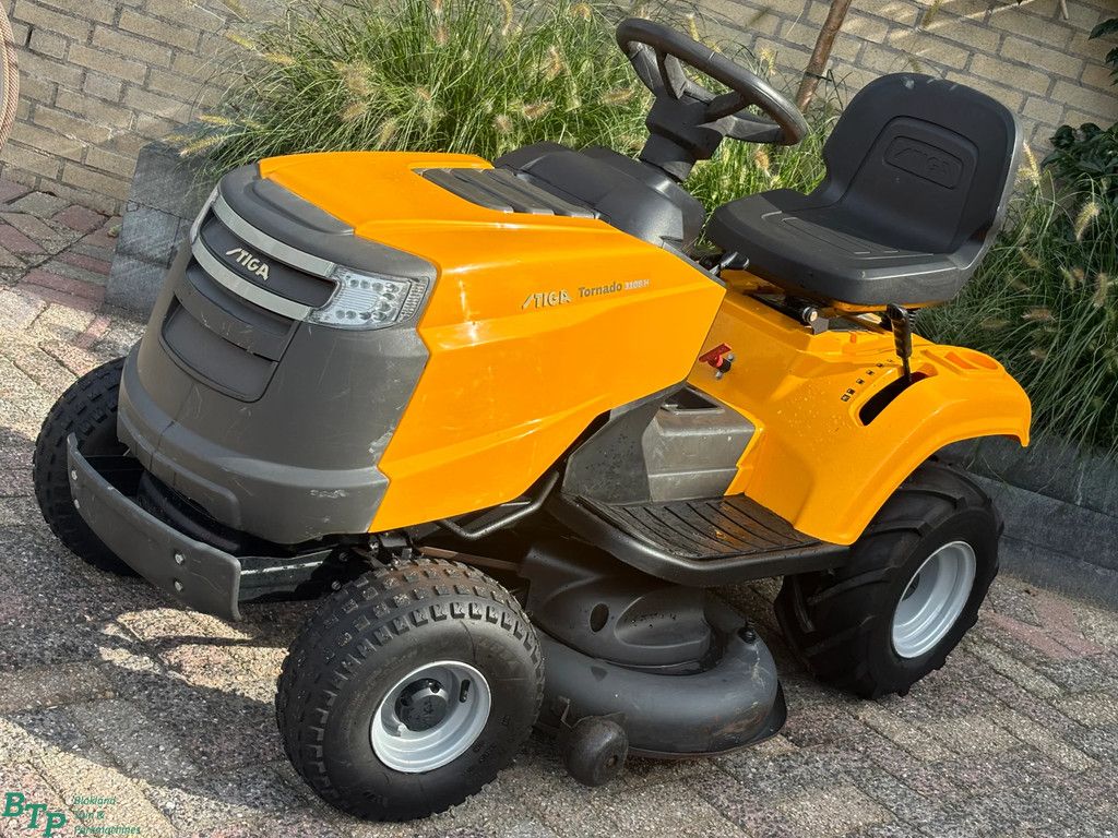 Stiga 3108H Gebruikte zitmaaier hydsrostaat 108cm 21pk