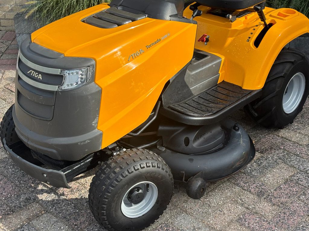 Stiga 3108H Gebruikte zitmaaier hydsrostaat 108cm 21pk