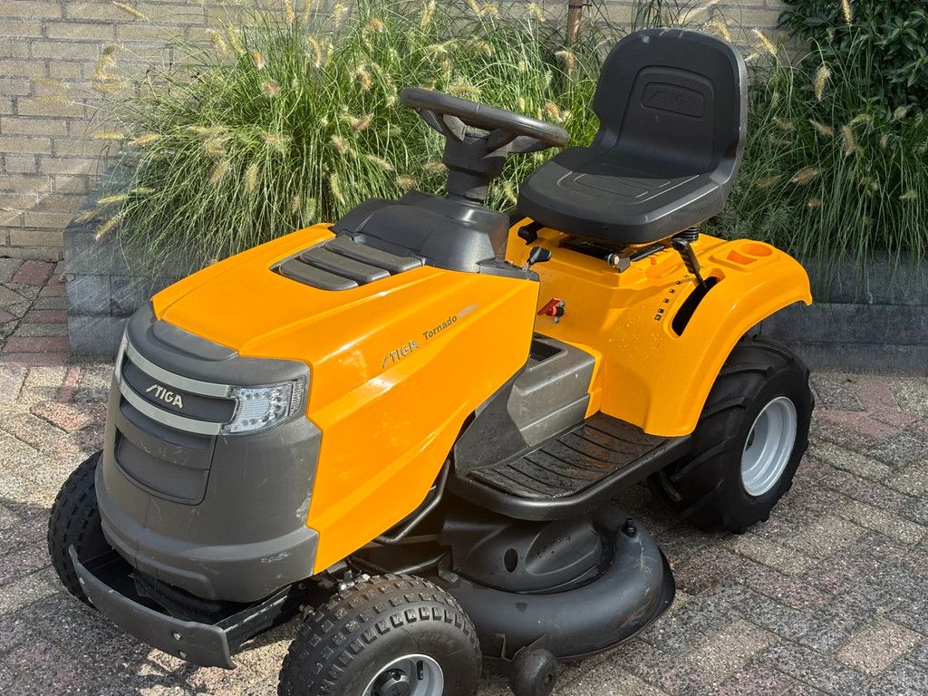Stiga 3108H Gebruikte zitmaaier hydsrostaat 108cm 21pk
