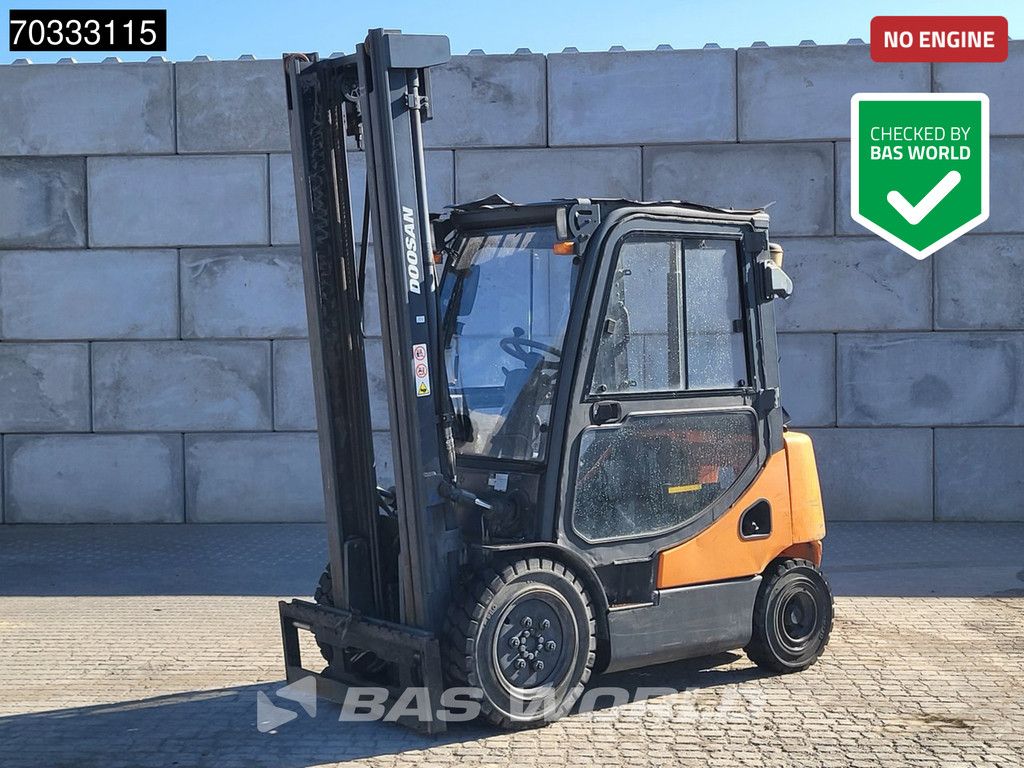 Doosan D25S -5 MISSING Engine & Seat
