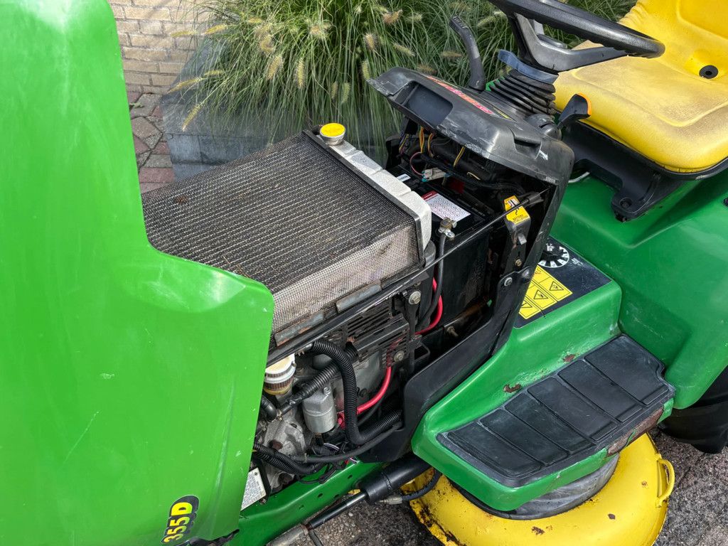 John Deere 355D Gebruikte diesel zitmaaier minitractor