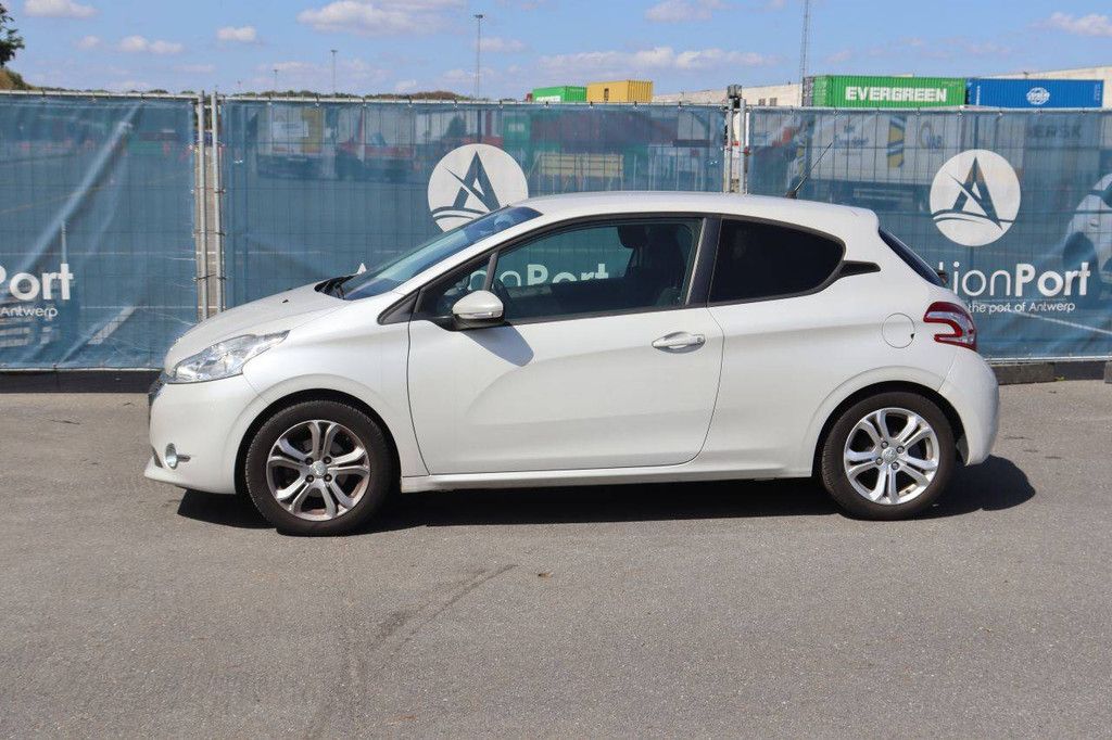 Personenauto Peugeot 208 Benzine 82pk 2014