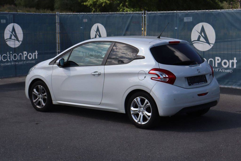 Personenauto Peugeot 208 Benzine 82pk 2014