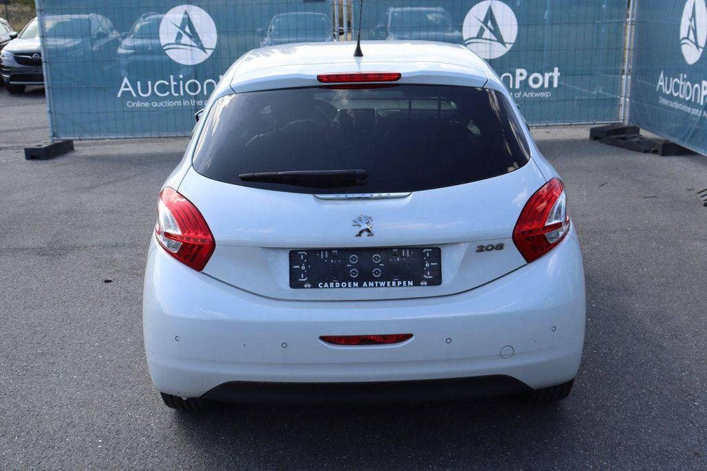Personenauto Peugeot 208 Benzine 82pk 2014
