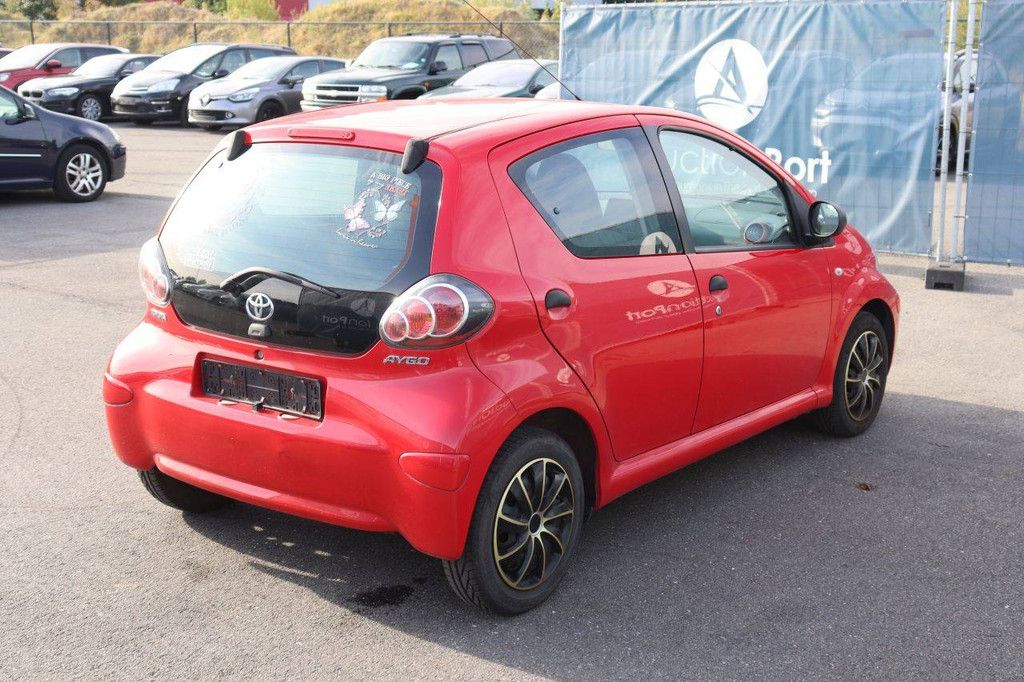 Personenauto Toyota Aygo Benzine 68pk 2010 (Marge)