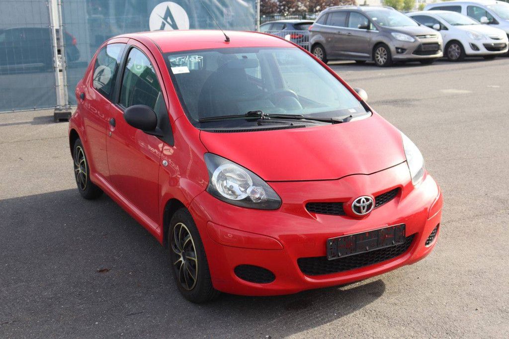 Personenauto Toyota Aygo Benzine 68pk 2010 (Marge)