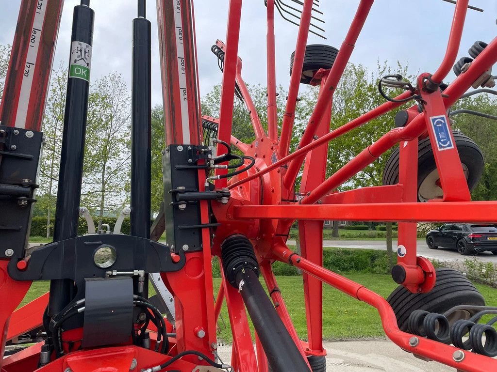 Kuhn GA 8731 Zwadhark Zwiller Rake Schwader GA 8731 Zwadhark Zwiller enkel heffend 8 meter Hark Rake Schwader
