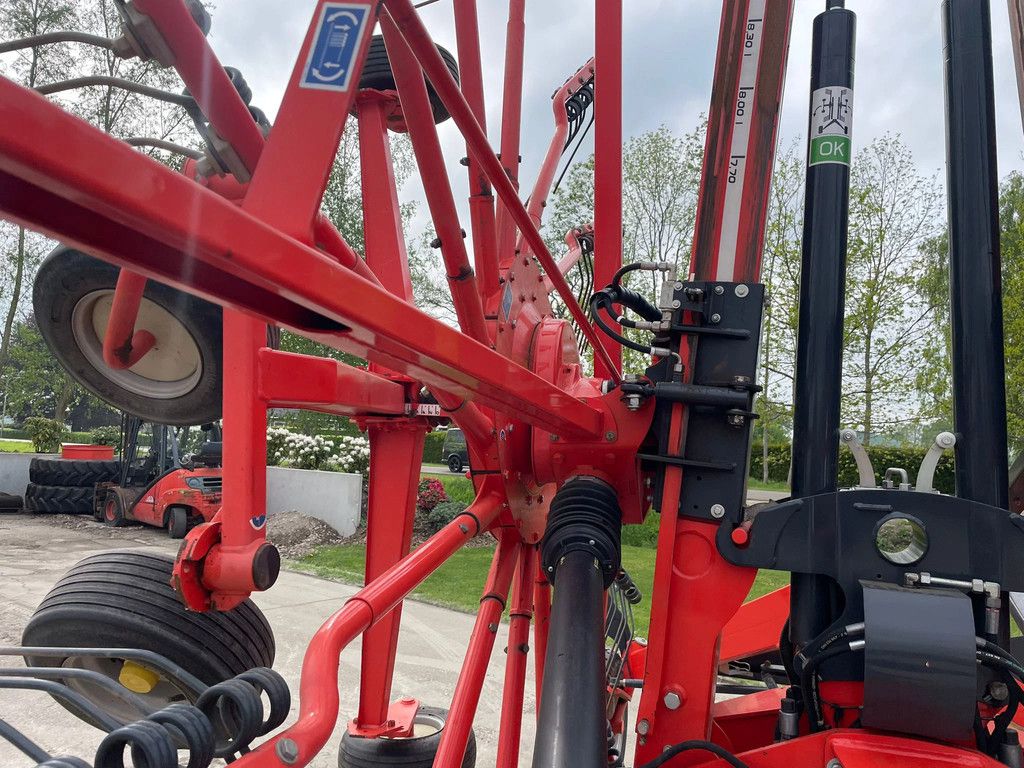 Kuhn GA 8731 Zwadhark Zwiller Rake Schwader GA 8731 Zwadhark Zwiller enkel heffend 8 meter Hark Rake Schwader